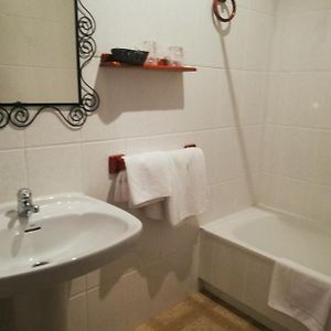Habitación Económica con 2 Camas Individuales